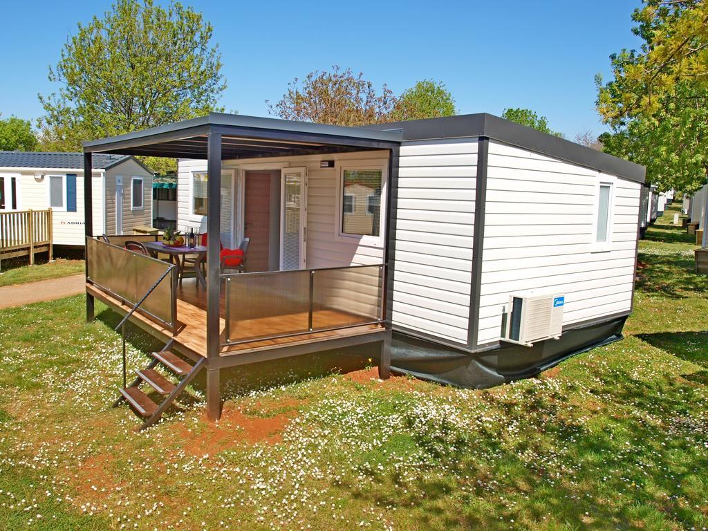 Camping Adria Mobile Home Park Umag Chambre photo