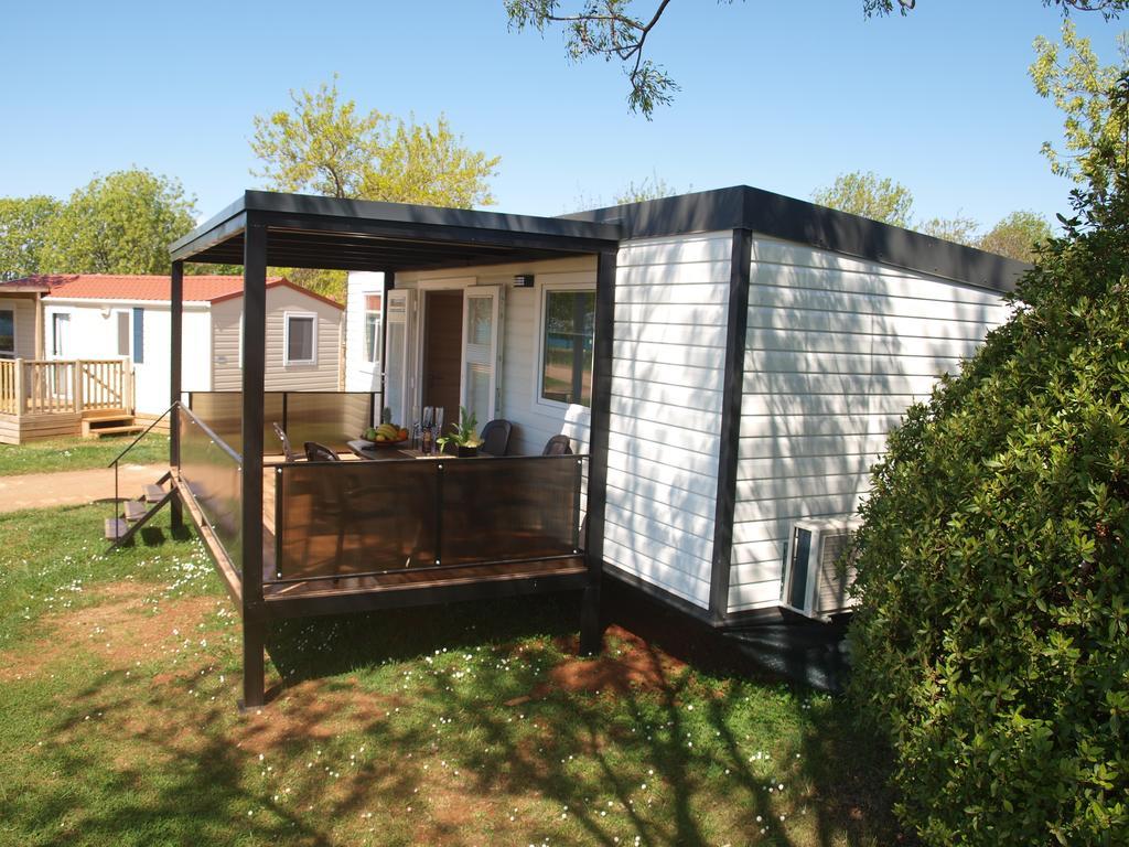 Camping Adria Mobile Home Park Umag Chambre photo