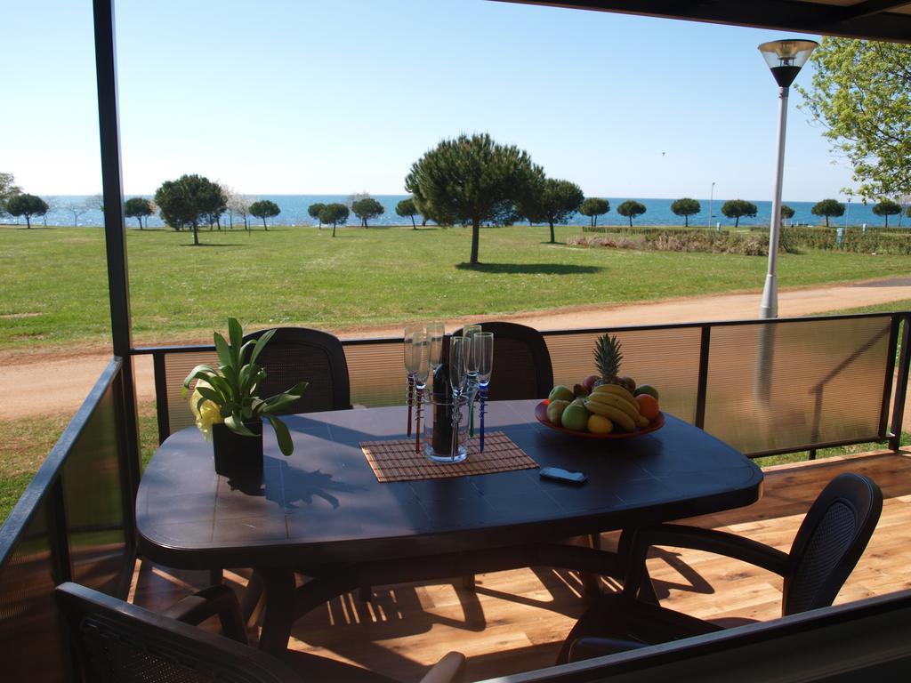 Camping Adria Mobile Home Park Umag Chambre photo
