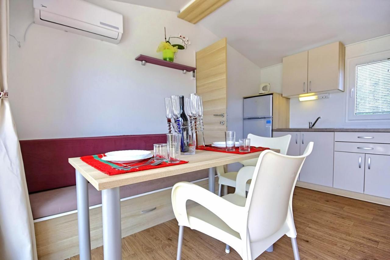 Camping Adria Mobile Home Park Umag Extérieur photo
