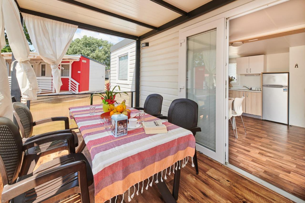 Camping Adria Mobile Home Park Umag Extérieur photo